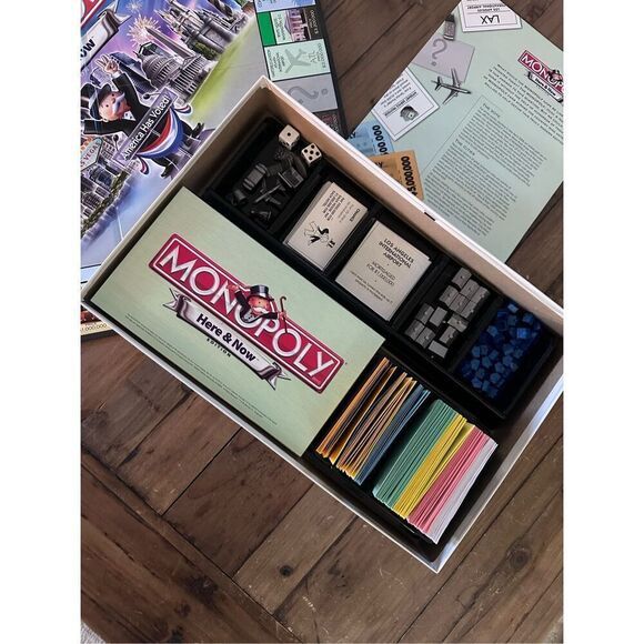 Monopoly Here and Now Edition - Picture 4 of 5